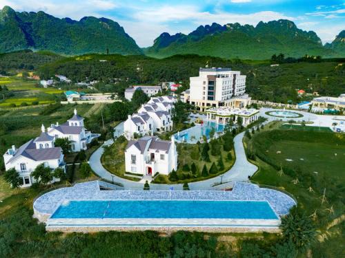 Kim Boi Resort | Venusgiti Hot Spring Resort & Spa