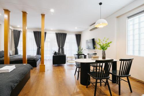 Hang Bai Apartment | VietHOME-22A Phố Huế - 301 4pax Netflix FREE Laundry Lift