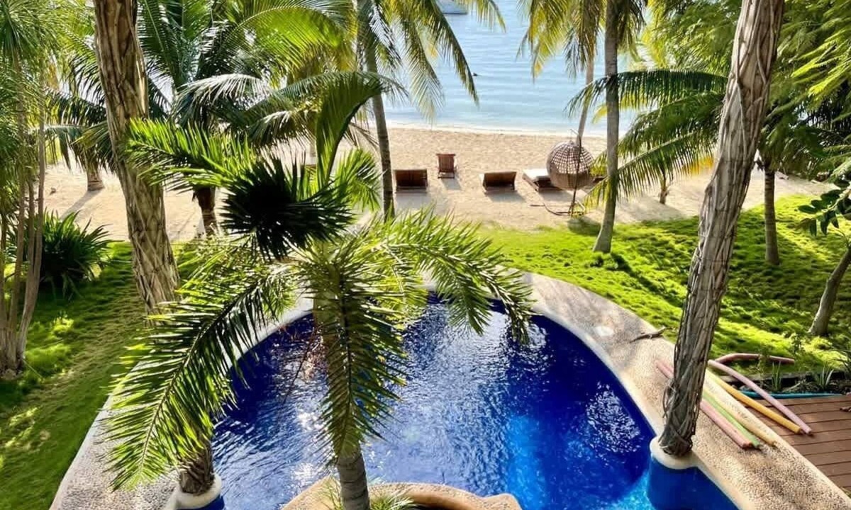Isla Mujeres Villa | Villa Angela | 4BR | Beachfront & Private Pool