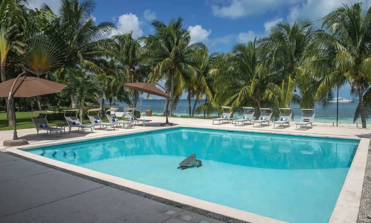 Punta Cancun Villa | Villa Balam Nah | 6BR | Beachfront Family Oasis
