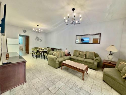 Guadalajara House | Villa by Centro Medico Occidente 3 br