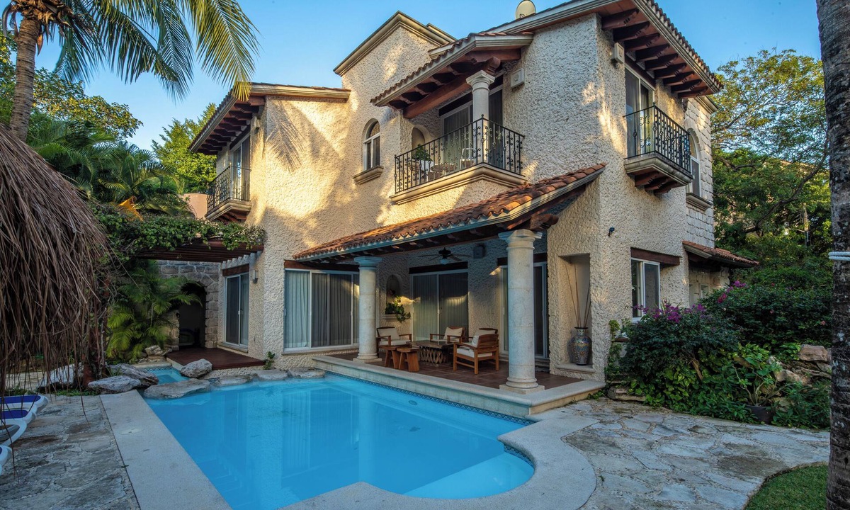 Playacar Villa | Villa Coral - Playacar Private Pool Villa - Walk to Beach - 4BR Sleeps 8