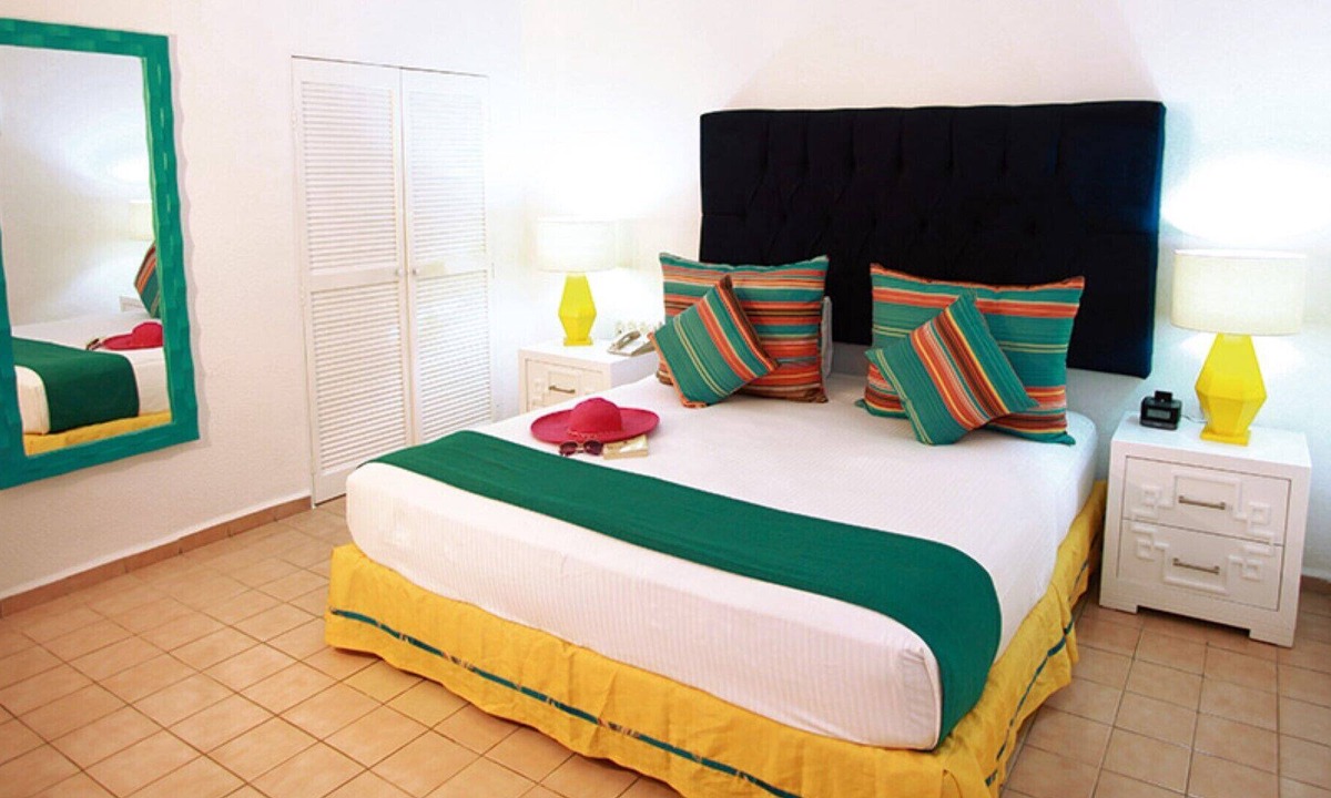 South Hotel Zone Resort | Villa del Palmar - Puerto Vallarta - One Bedroom Suite - All Inclusive option