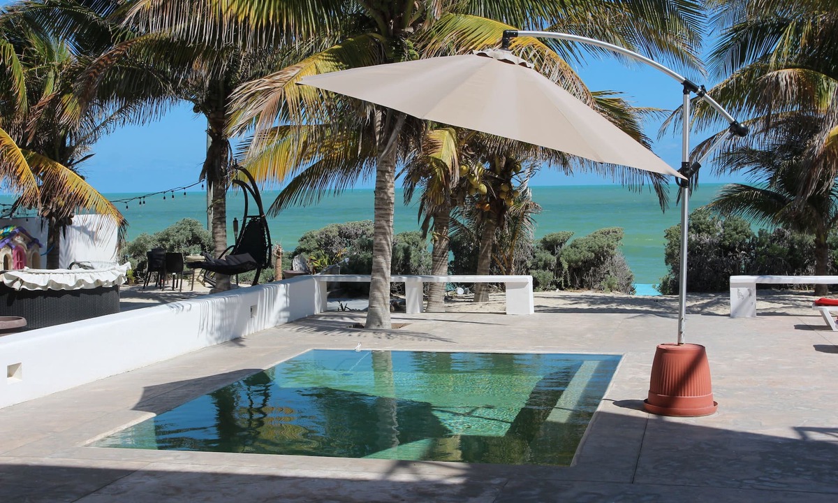 Chicxulub Puerto House | Villa Mercedes 2- Beachfront House-Pool-Wifi Internet-Sat TV