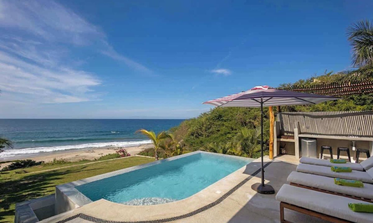 Sayulita House | Villas Sempre Avanti | Beachfront Estate w 2 Pools