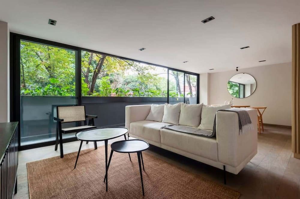 Roma Norte Apartment | w* | Outstanding 2BR with Balcony in Condesa