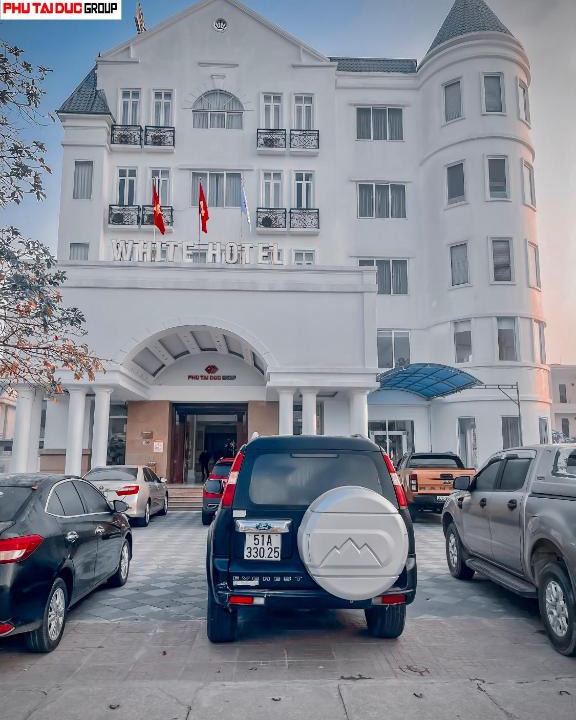 Ha Tinh Hotel | White Hotel