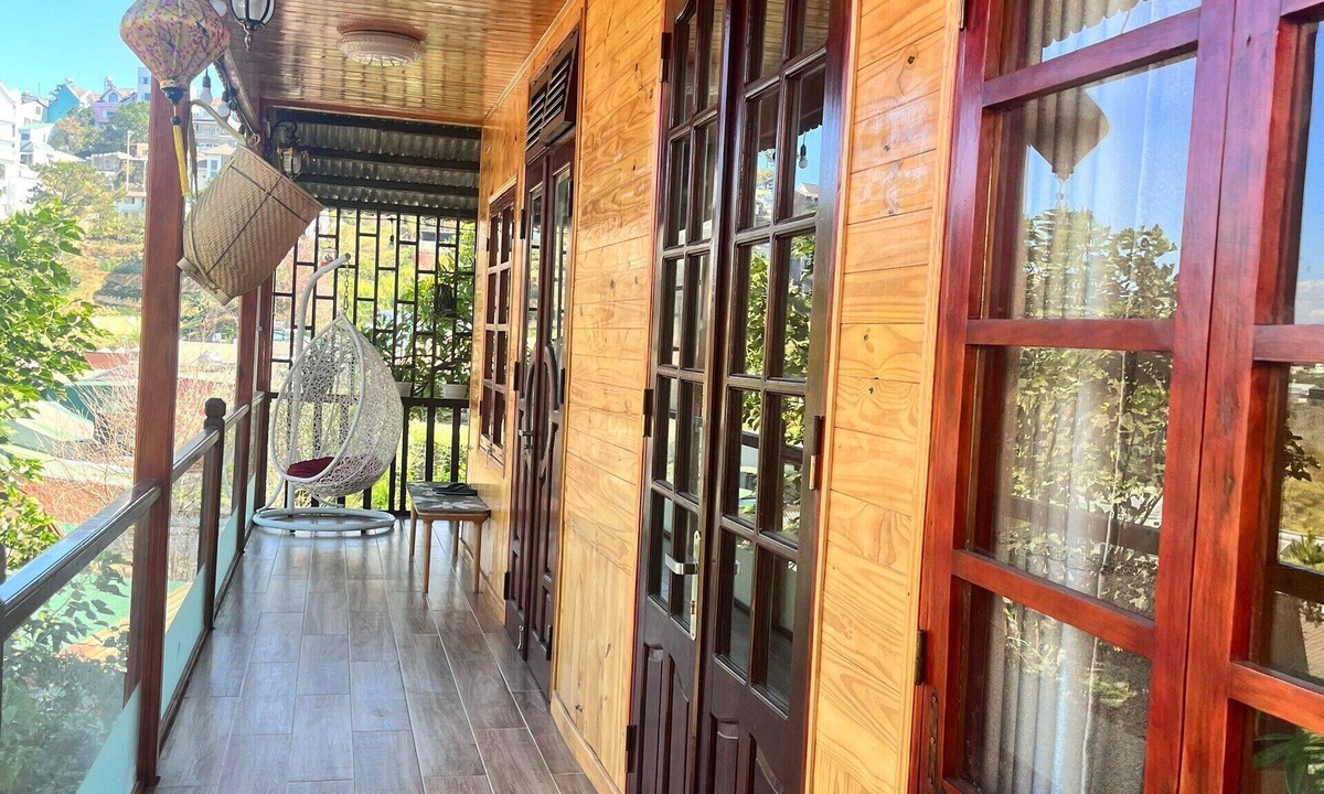 Da Lat Ski Chalet | Wooden House