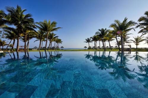 Dien Duong Resort | Wyndham Royal Beachfront Resort & Spa Danang
