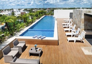 2BR with rooftop pool in great location! A/C!