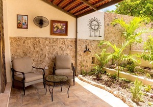 Casa Palmas by Majikal B&B