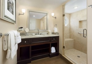 Exciting Tropical Vacation! Nightlife, Beach Access, Walk to Duval Street!