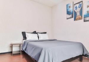 Hostal Roma Retreat: Your Cozy Private Room IP