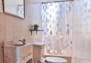 Hostal Roma Retreat: Your Cozy Private Room IP