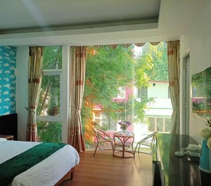 The Shine Hotel 
