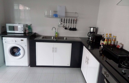 Bang Sare Villa | 4 bedroom Close To All Attractions and 1km from cartoon network waterpark