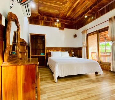 Ong Lang House | ღ Y Nghia at Ong Lang Beach ღ Coastal Haven with Home Cooked Bungalows ღ