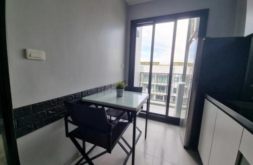 Central Pattaya Apartment | 泰国芭提雅thebase无边游泳池公寓 市中心