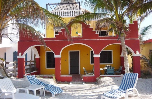 El Cuyo Apartment | 1 Bedroom Beachfront Penthouse for 4 Guests, Wifi, beachfront terrace, Balcony,