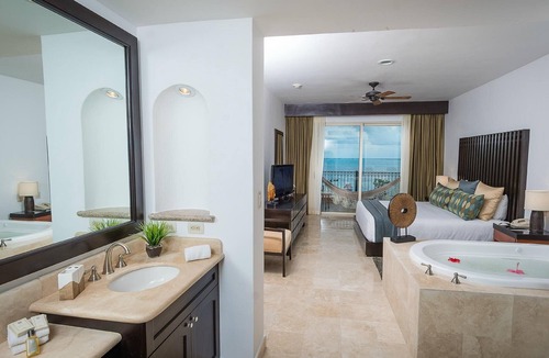 Playa Mujeres Resort | 1BR suite Luxury Resort & Spa at Villa del Palmar