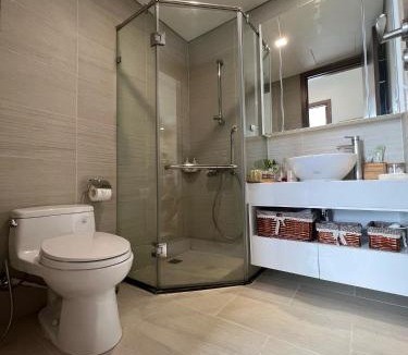 Tu Liem Apartment | 2 Bedrooms in luxury @Vinhomes Green Bay Ha Noi.