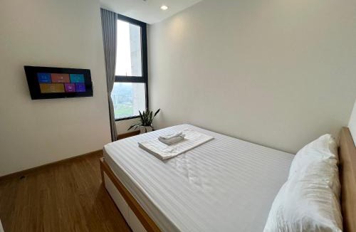 Tu Liem Apartment | 2 Bedrooms in luxury @Vinhomes Green Bay Ha Noi.