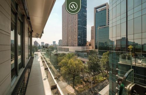 Granada Apartment | 2 BR Condo in Polanco with Pool and Gym