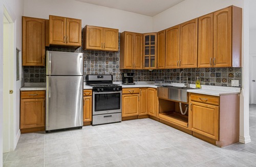 Centro Carretera House | 2 Br home, Sleeps 10, 1 min walk to Rosarito Beach