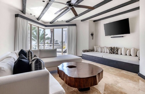 Zona Hotelera Hotel | 2 Relaxing 3BR Penthouses w/Spa Tubs & Sea Views – Close to San José Galleries