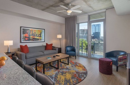 West End Condo | 2BD/Austin - Full Kitchen, W/D, Balcony, Fire Pit!