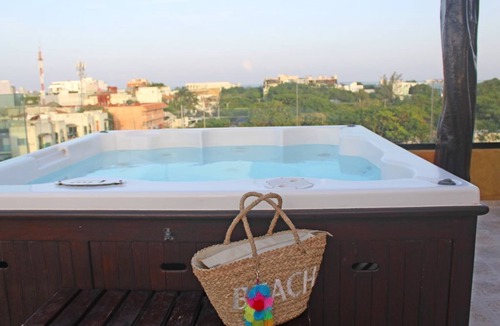 Tohoku House | 2BR CONDO WITH TERRACE AND BBQ IN PLAYA DEL CARMEN LUNADA