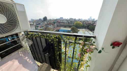 Van Mieu Apartment | 2BR Getaway By Train Street