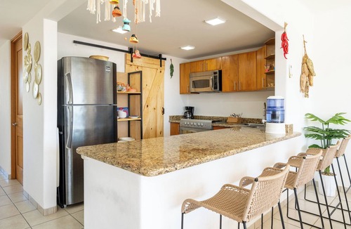 P Chahue Condo | 2BR Oceanview Walk to Beach | Cruz del Mar