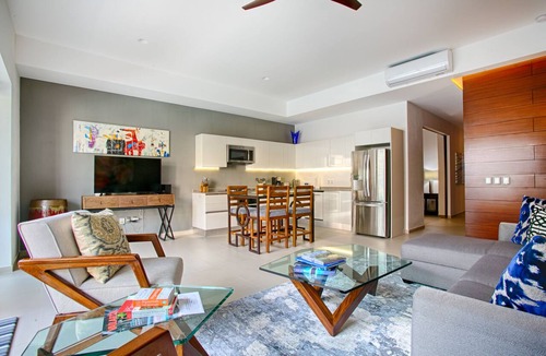 Emiliano Zapata Condo | 2BR w/Workspace | Rooftop Pool, Gym & Bar