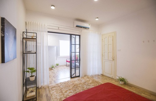 Hoan Kiem Apartment | 3 Bedroom Balcony Apartment, Ha Noi