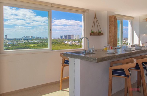 Downtown Cancun Condo | 3-bedroom condo in marvelous Cancún with AC
