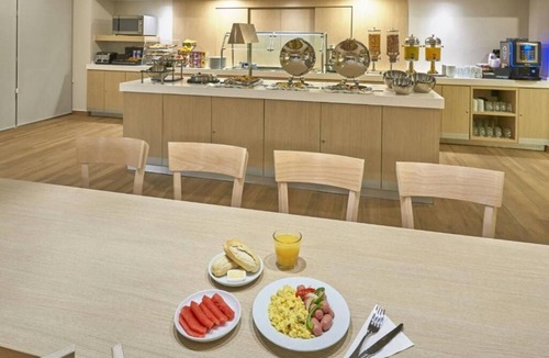 Puerto Morelos Apartment | 3 Spacious Modern Rooms Near Cancún Airport l Pool, Free Breakfast & Shuttle