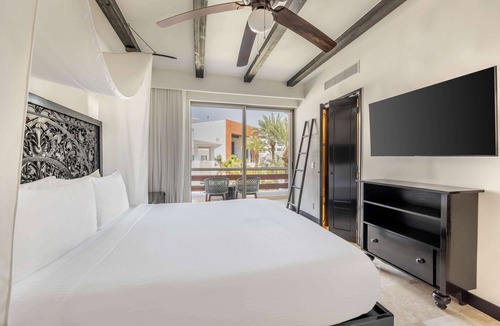 Zona Hotelera Hotel | 3 Stylish 2BR Deluxe Suites w/Kitchen w/Access to Tri-Level Infinity Pool