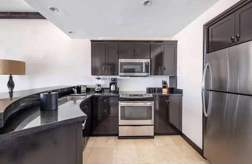 Zona Hotelera Hotel | 3 Tropical 2BR Suites w/Spa Bath – Only a Short Drive to Top-Rated Golf