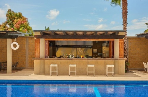 El Tezal Hotel | 3 Units | Vibrant Suite in the Heart of Cabo – Walk to Marina & Beaches