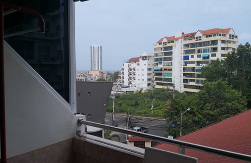Pratumnak Hill Apartment | 305 Jomtien Hill Resort