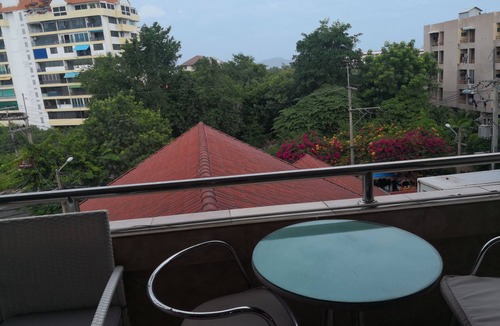 Pratumnak Hill Apartment | 305 Jomtien Hill Resort