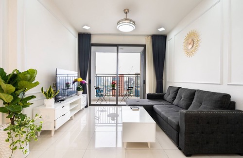 Bach Dang Riverside Apartment | 3br The Tresor Bitexco View Hana Apart