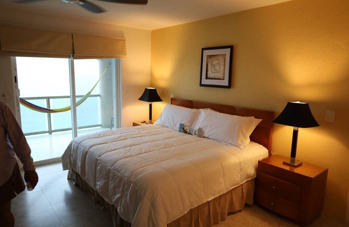 San Miguel Condo | 4/4.5 Condo Oceanfront Cozumel Downtown AC WiFi Security