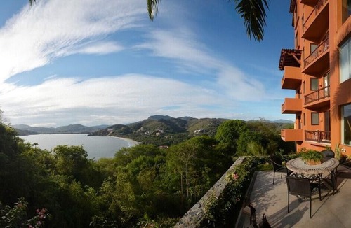 Playa Las Gatas House | 4 Bdrm Waterfront Property Overlooking Playa La Ropa