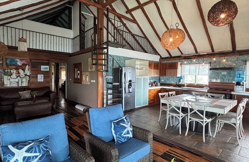 Playa del Secreto Apartment | 4 Bdrs. Beachfront Penthouse with Private Pool, Staff, Wi-Fi, Chef sleeps 9