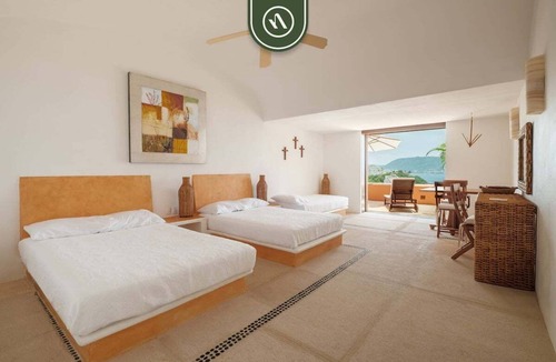Ixtapa Hotel | 4 BR Penthouse - Breathtaking Views - Private Pool