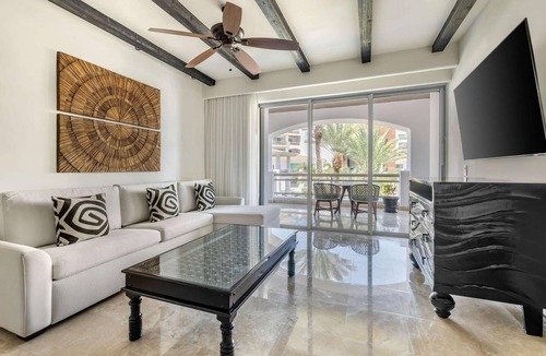 Zona Hotelera Hotel | 4 Bright King Suites w/Pool View & Spa Bath – Close to Misión San José del Cabo
