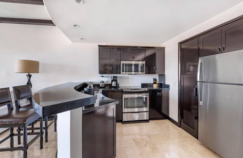 Zona Hotelera Hotel | 4 Bright King Suites w/Pool View & Spa Bath – Close to Misión San José del Cabo