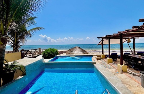 Playa del Secreto House | 4-Bedroom Penthouse, Private Beach, Chef, Wi-Fi, Housekeeping, pool, Kayaks
